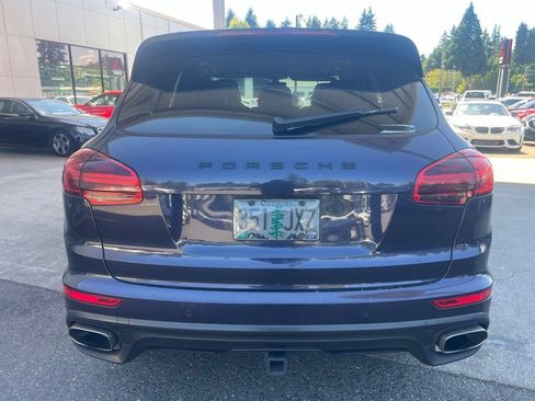 Used 2017 Porsche Cayenne AWD/4WD image 6