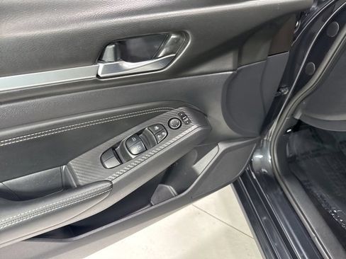 Used 2019 Nissan Altima 2.5 SV image 10