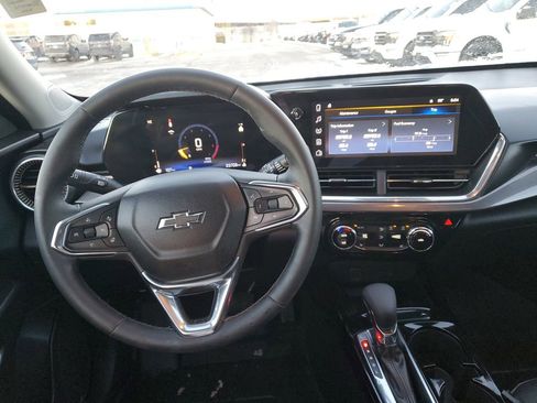 Used 2024 Chevrolet Trax ACTIV w/ Sunroof Package image 31