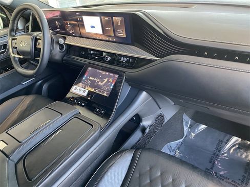 New 2026 INFINITI QX80 Autograph image 8