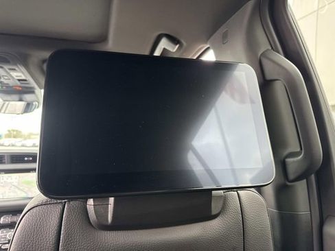 Used 2024 GMC Yukon XL Denali w/ Denali Reserve Package image 19