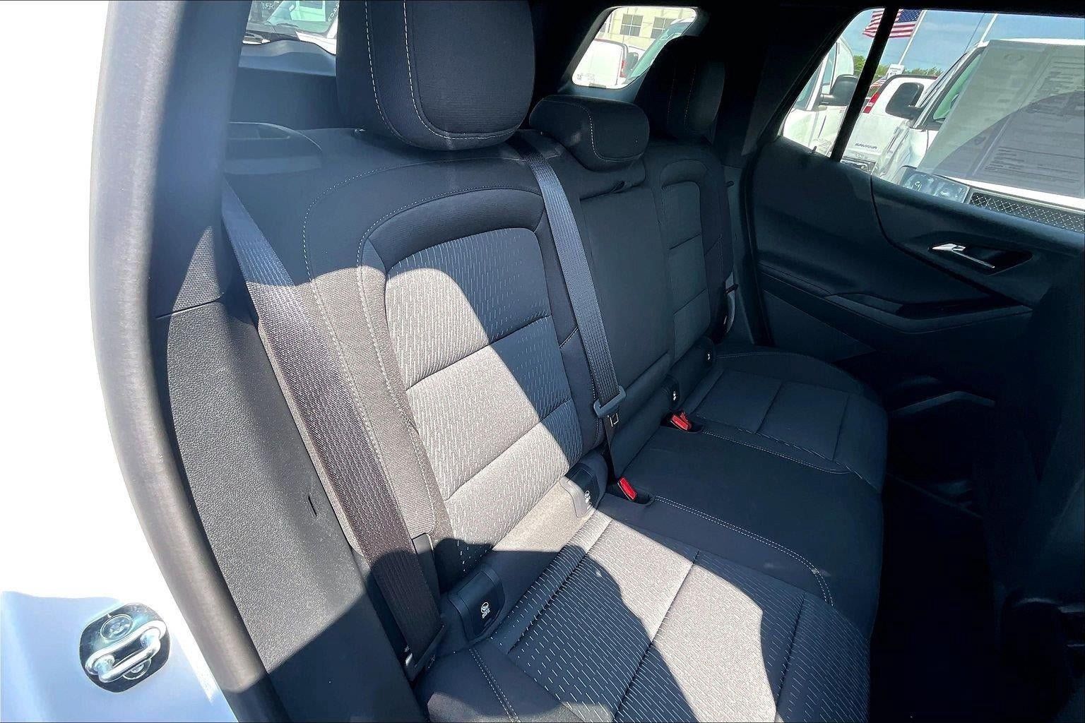 Used 2026 Chevrolet Equinox LT FWD image 24