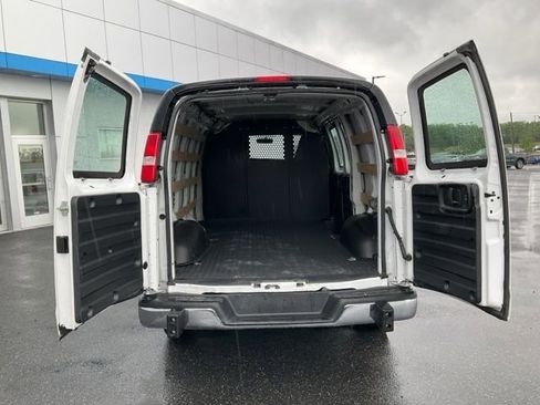 Used 2024 Chevrolet Express 2500 w/ Driver Convenience Package RWD image 16