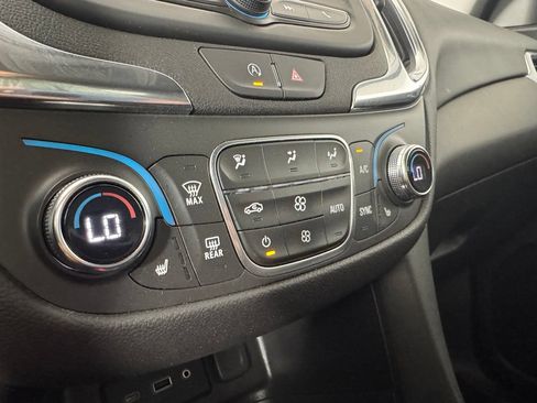 Used 2024 Chevrolet Equinox LT FWD image 22