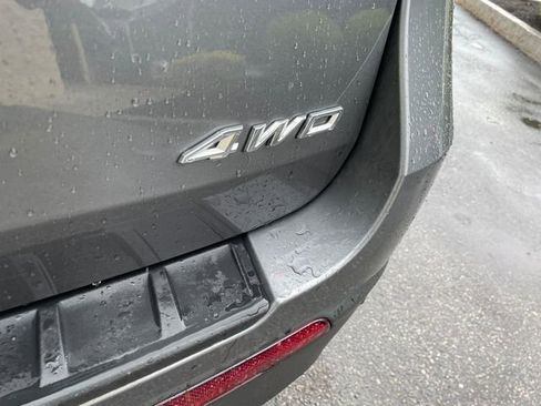 Used 2023 Ford Explorer XLT image 14