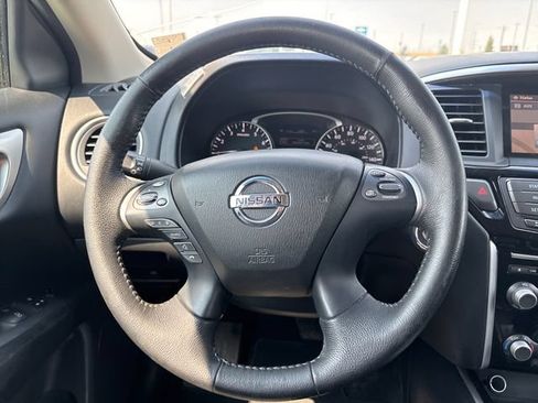 Used 2013 Nissan Pathfinder SV w/ Cargo Pkg AWD/4WD image 14