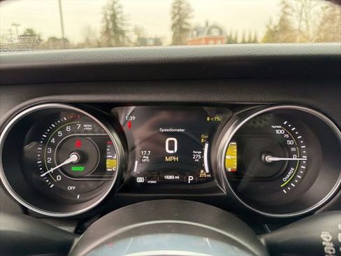 Used 2023 Jeep Wrangler Sahara w/ Cold Weather Group image 21