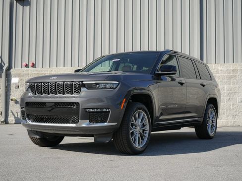 Used 2025 Jeep Grand Cherokee L Summit w/ Advanced Protech Group IV AWD/4WD image 8