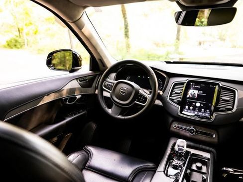 Used 2025 Volvo XC90 B6 Ultra w/ Lounge Package AWD/4WD image 34