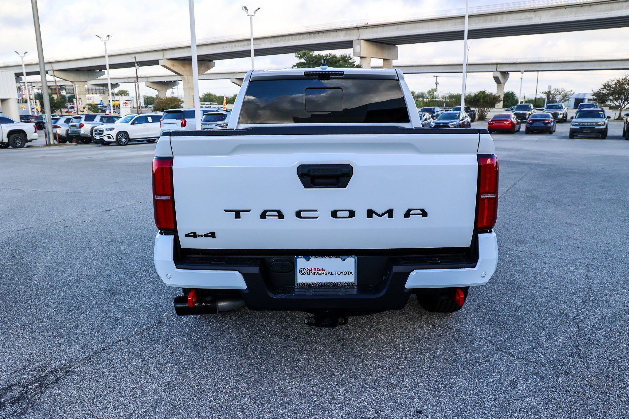 Certified 2026 Toyota Tacoma TRD Off-Road w/ TRD Off Road Premium Package AWD/4WD image 8