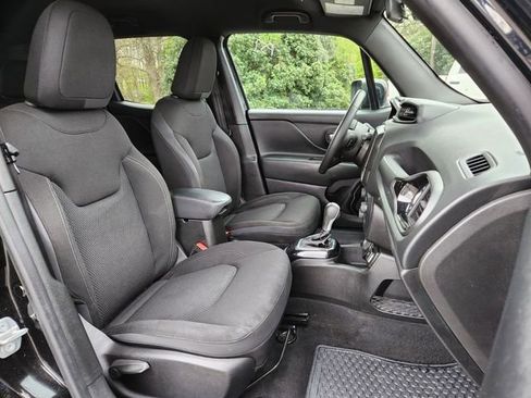 Used 2022 Jeep Renegade Altitude image 19