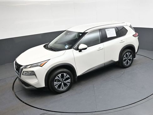 Used 2021 Nissan Rogue SV image 30