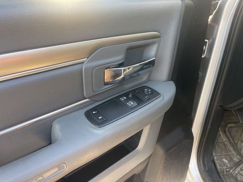 Used 2016 RAM 3500 Tradesman w/ Chrome Appearance Group image 9