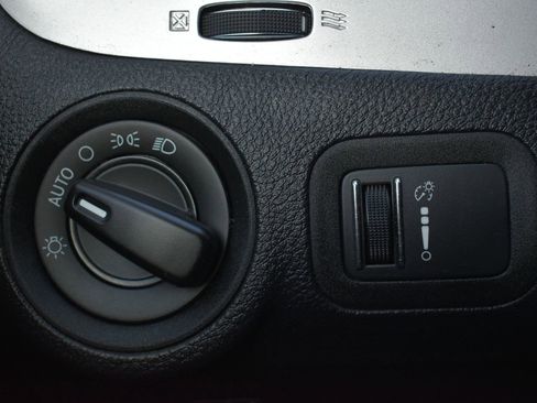 Used 2020 Dodge Journey SE image 19