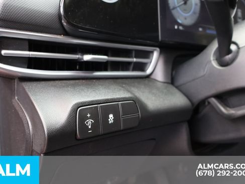 Used 2024 Hyundai Elantra SEL FWD image 14