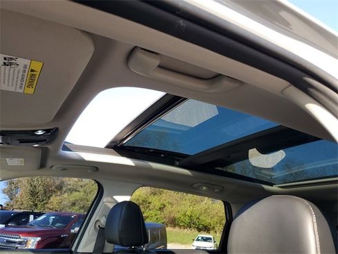 Used 2022 Kia Sorento SX image 26