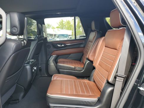 Used 2023 GMC Yukon Denali Ultimate image 17