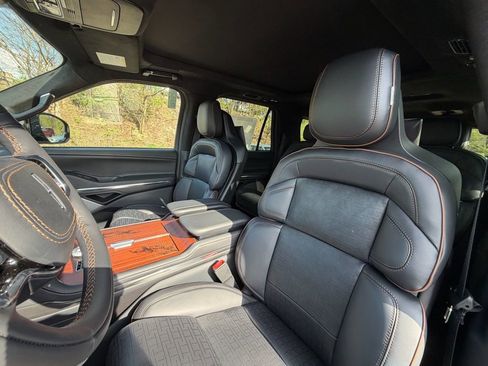 New 2025 Lincoln Navigator L Black Label AWD/4WD image 16