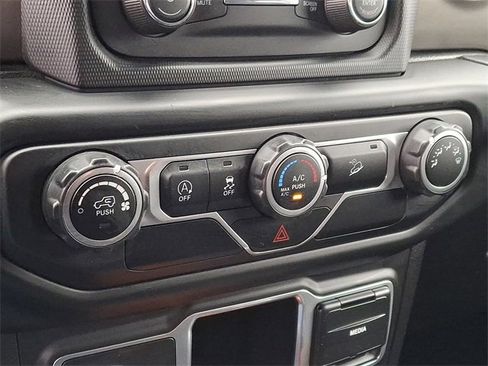 Used 2018 Jeep Wrangler Unlimited Sport image 15