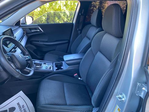 Used 2022 Mitsubishi Outlander ES image 22