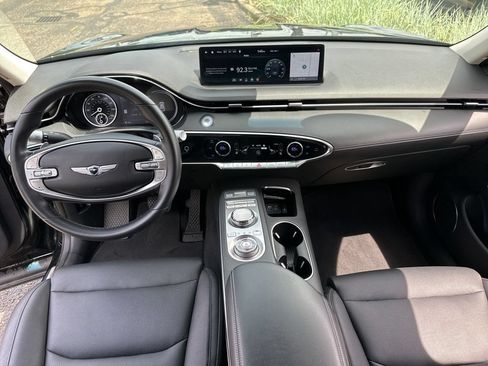 Used 2025 Genesis GV70 2.5T AWD/4WD image 40