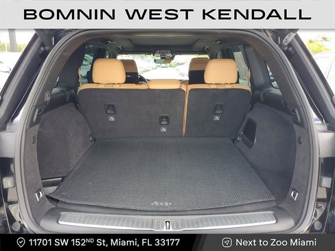 Used 2023 Jeep Grand Cherokee Summit image 11