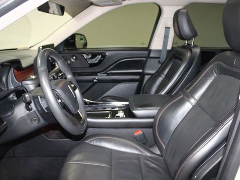 Used 2022 Lincoln Aviator Reserve w/ Equipment Group 201A AWD/4WD image 17