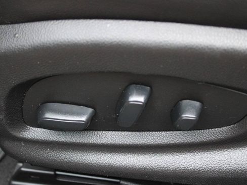 Used 2019 Chevrolet Impala LT FWD image 21