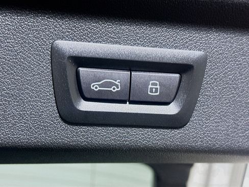 Used 2025 BMW X2 xDrive28i w/ M Sport Package image 31