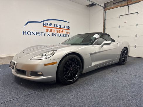 Used 2007 Chevrolet Corvette Convertible w/ Preferred Equipment Group RWD image 1