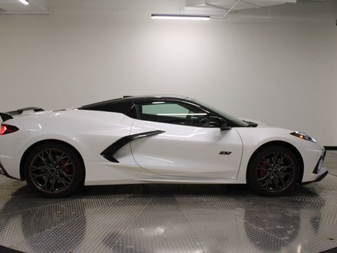 Used 2023 Chevrolet Corvette Stingray w/ Z51 Performance Package image 8
