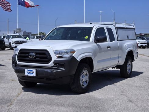 Used 2022 Toyota Tacoma SR RWD image 3