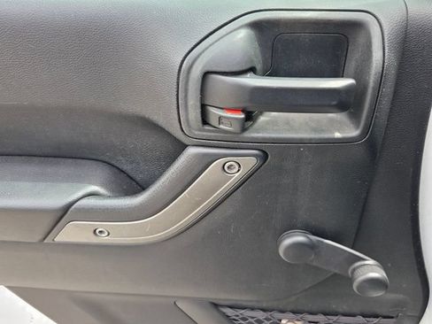 Used 2018 Jeep Wrangler Unlimited Sport AWD/4WD image 5