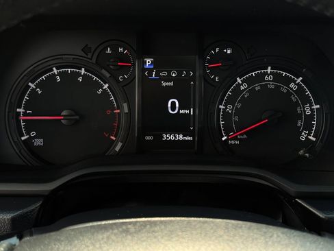 Certified 2023 Toyota 4Runner SR5 Premium w/ Moonroof Package AWD/4WD image 17