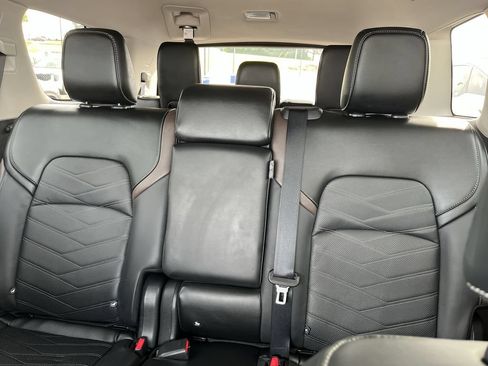 Used 2025 Nissan Pathfinder Platinum w/ Cargo Package FWD image 23
