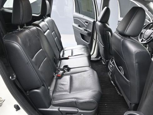 Used 2017 Honda Pilot Touring image 24