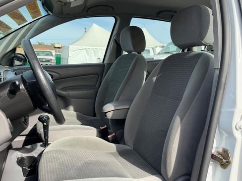 Used 2003 Ford Focus LX image 18