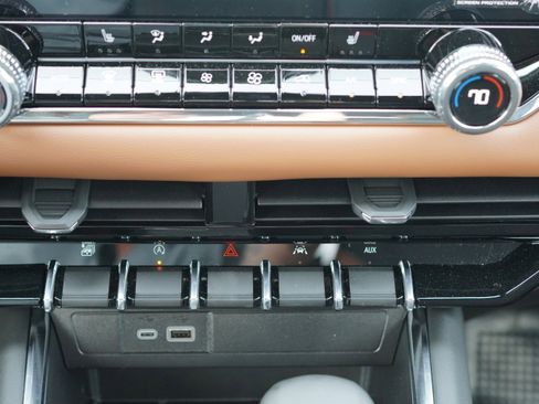 New 2025 GMC Canyon AT4 w/ Nightfall Edition image 36