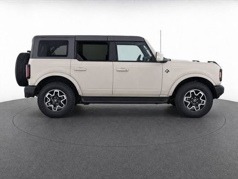 Used 2025 Ford Bronco Outer Banks AWD/4WD image 4