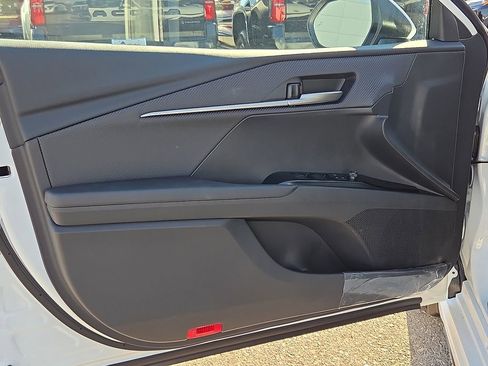 Used 2026 Toyota Camry SE w/ Multimedia Upgrade Package image 18