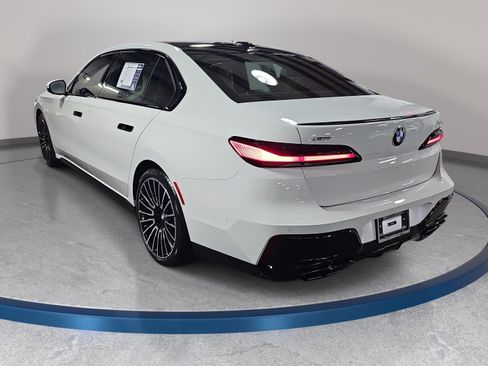 Certified 2025 BMW 760i xDrive w/ Executive Package AWD/4WD image 8