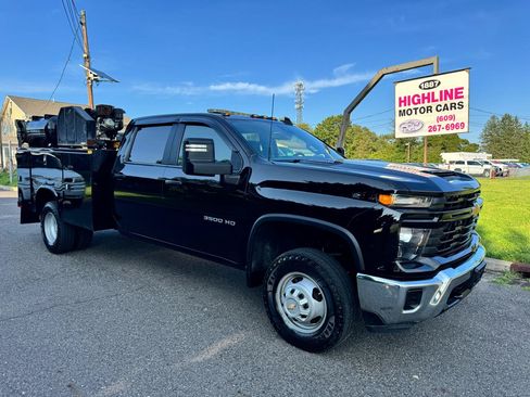 Used 2024 Chevrolet Silverado 3500 W/T w/ WT Convenience Package AWD/4WD image 3