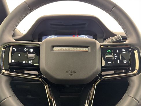 Certified 2026 Land Rover Range Rover Evoque Dynamic SE AWD/4WD image 15
