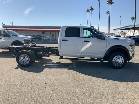 New 2026 RAM 5500 Tradesman w/ Chrome Appearance Group AWD/4WD image 4