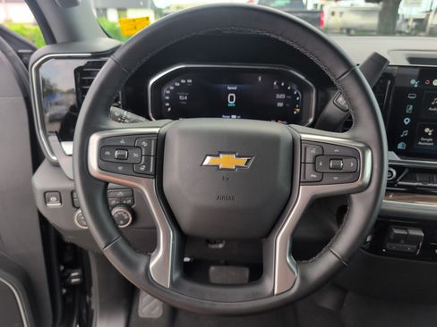 Used 2026 Chevrolet Silverado 1500 LT AWD/4WD image 23