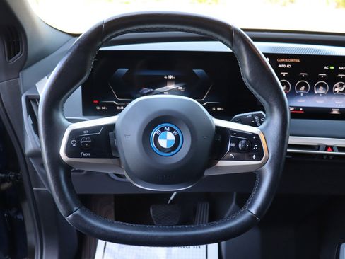 Used 2022 BMW iX xDrive50 w/ Convenience Package AWD/4WD image 29