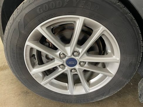 Used 2015 Ford Focus SE image 21