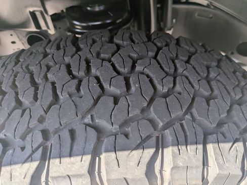 Used 2025 Jeep Wrangler Unlimited Rubicon AWD/4WD image 11