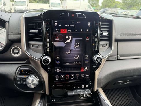 Used 2019 RAM 1500 Laramie AWD/4WD image 30