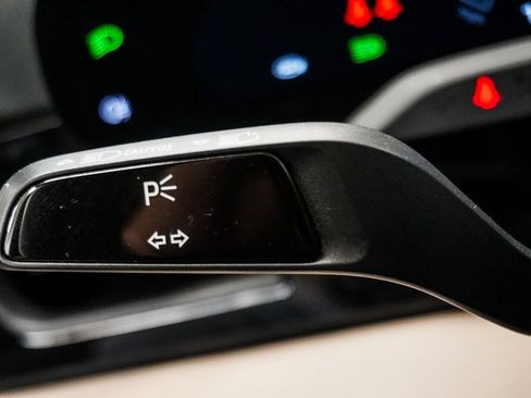 Used 2022 Porsche Taycan 4 Cross Turismo image 32